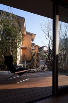  View from the 1st floor of house A towards the pedestrian path 